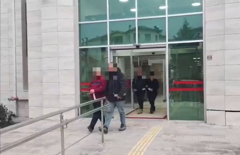 Burdur’un Gölhisar ilçesinde polis ekipleri tarafından fuhuşla mücadele çerçevesinde düzenlenen