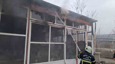 Burdur’da mobilya imalathanesinde çıkan yangın itfaiye ekipleri tarafından söndürüldü. Yangın,