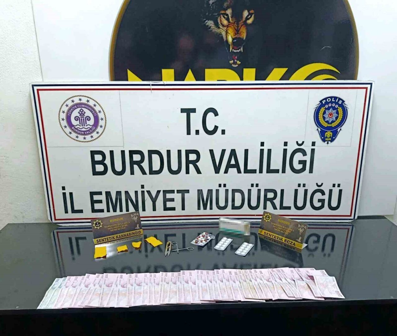 Burdur’da polis ekiplerince uyuşturucu ile mücadele çerçevesinde yapılan çalışmalarda çok