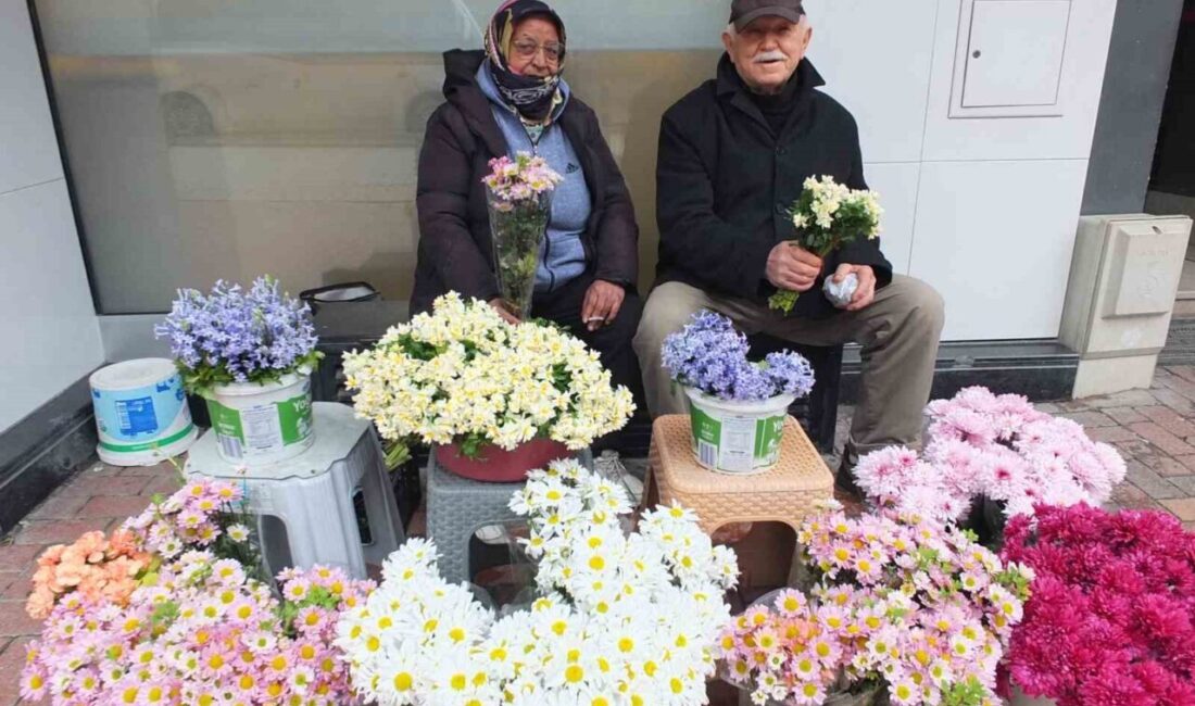 Burhaniye ilçesinde, çiçekçiler 14 Şubatta kullanacak Sevgililer Gününü bekliyor. 35