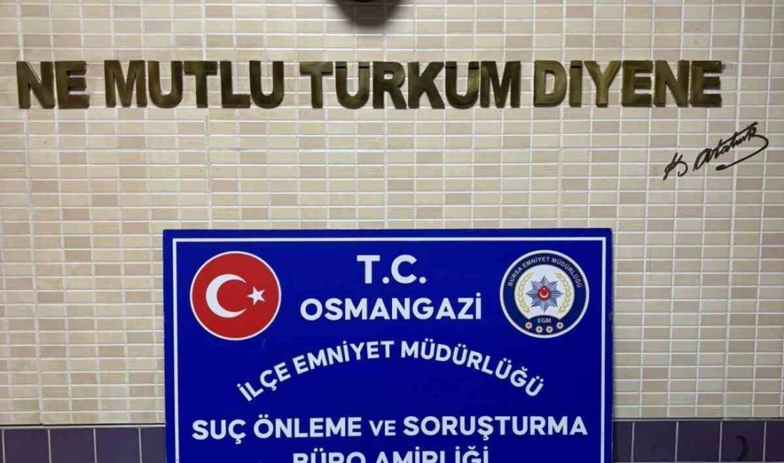 Bursa’nın Osmangazi ilçesinde düzenlenen operasyonda 1 kilo 280 gram esrar