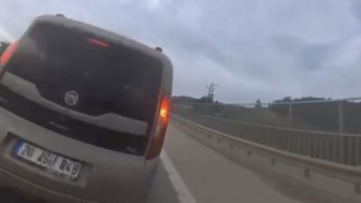 Bursa’da saatte 113 kilometre hızla seyreden motosiklet, önünde duran hafif