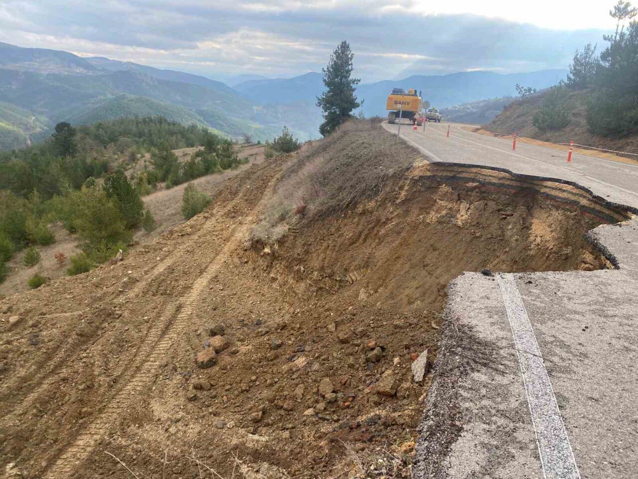 Bursa Büyükşehir Belediyesi, son günlerde yaşanan yağışlar dolayısıyla kent merkezi