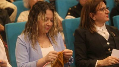 Nilüfer Belediyesi’nin öncülüğünde düzenlenen “Kalpten İlmekler İyilik Sahnesinde” etkinliği, kadınların