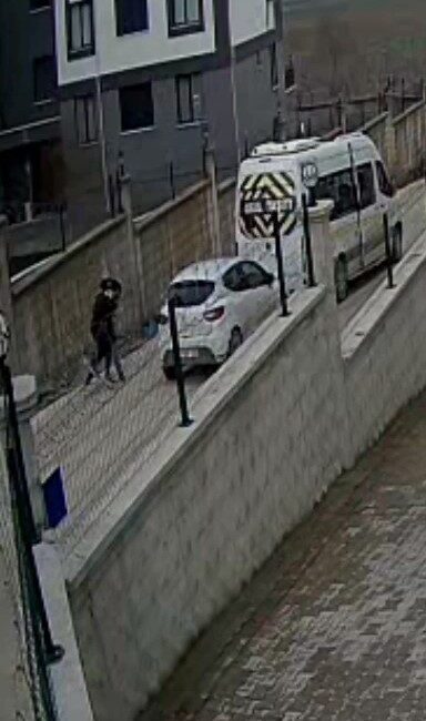 Bursa’nın İnegöl ilçesinde servis şoförü ile otomobil sürücüsünün kazanın ardından