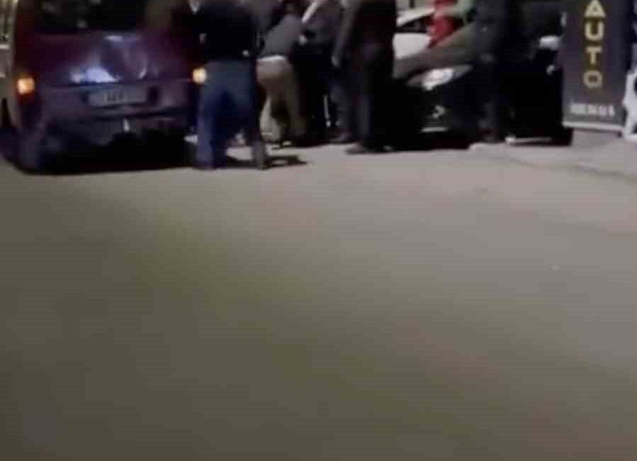 Bursa’nın Osmangazi ilçesinde iki aile arasında çıkan tartışma kısa sürede