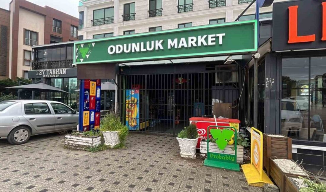 Bursa’da bir markette para üstü nedeniyle çıktığı iddia edilen tartışma
