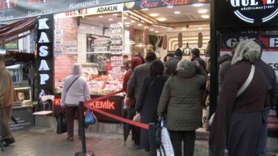 Ramazan ayının yaklaşmasıyla birlikte Bursa’daki çarşı ve pazarlarda yoğunluk yaşanmaya