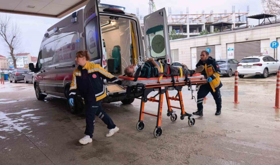Bursa’nın İnegöl ilçesinde servis minibüsünden inen sürücü, başka bir minibüsün