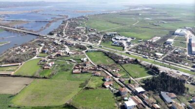 Bursa’nın Karacabey ilçesine bağlı Uluabat Mahallesi ve çevresinde, karların erimesi