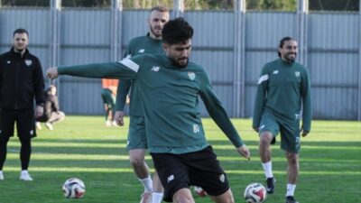 Bursaspor, Menemen FK ile oynayacağı kritik deplasman maçı öncesi hazırlıklarını