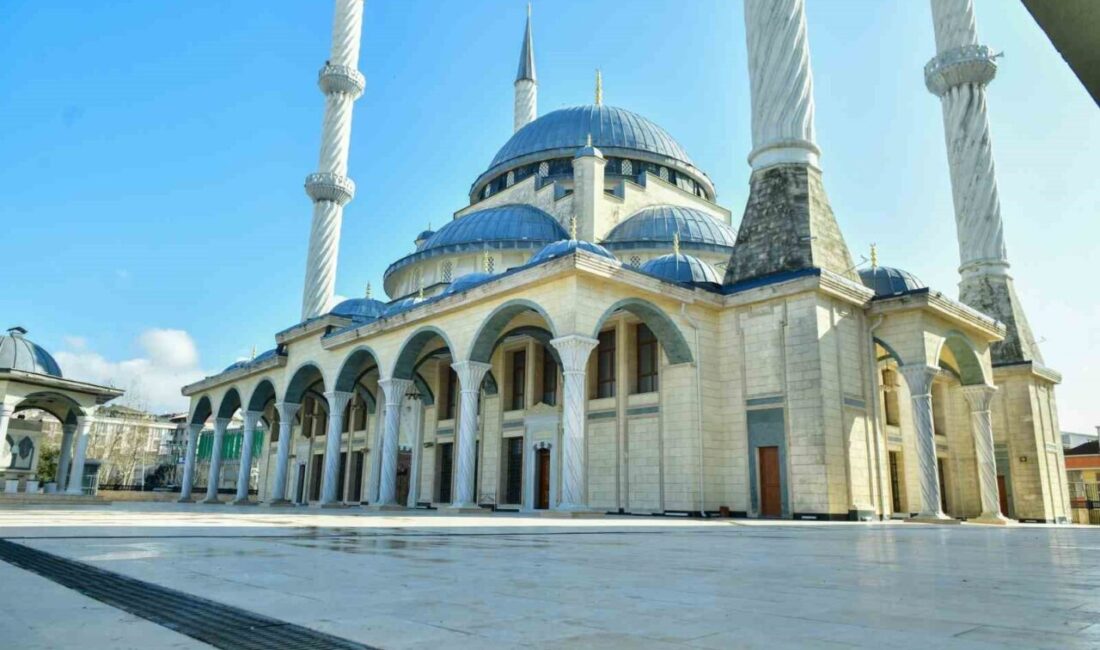 İstanbul Esenyurt’taki Büyük Osmanlı Camisi’nde yaklaşık 10 yıldır devam eden
