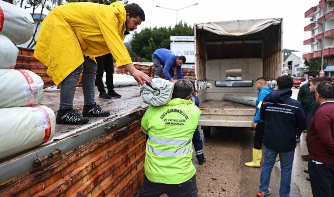 Antalya Büyükşehir Belediyesi, Kumluca ve Finike ilçelerinde hortum ve fırtınadan
