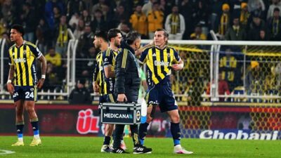 Fenerbahçe, Kasımpaşa maçına başladığı stoper hattındaki iki futbolcu da sakatlık