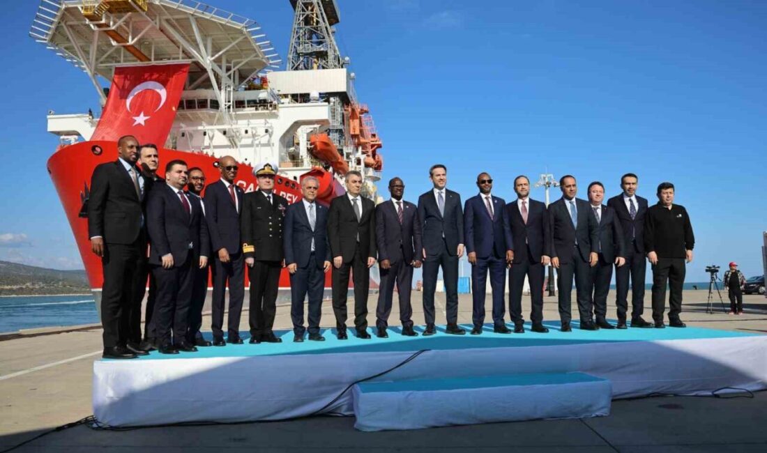 Enerji ve Tabii Kaynaklar Bakanı Alparslan Bayraktar, Taşucu Limanı’ndan Somali’ye