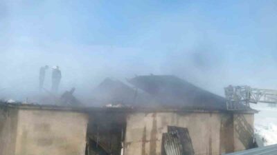 Van’ın Çaldıran ilçesinde bir evde çıkan yangın büyük hasara neden