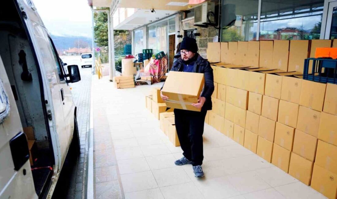 Denizli’nin Çameli ilçesinde Ramazan ayı dolayısıyla hazırlanan gıda kolileri, belediye