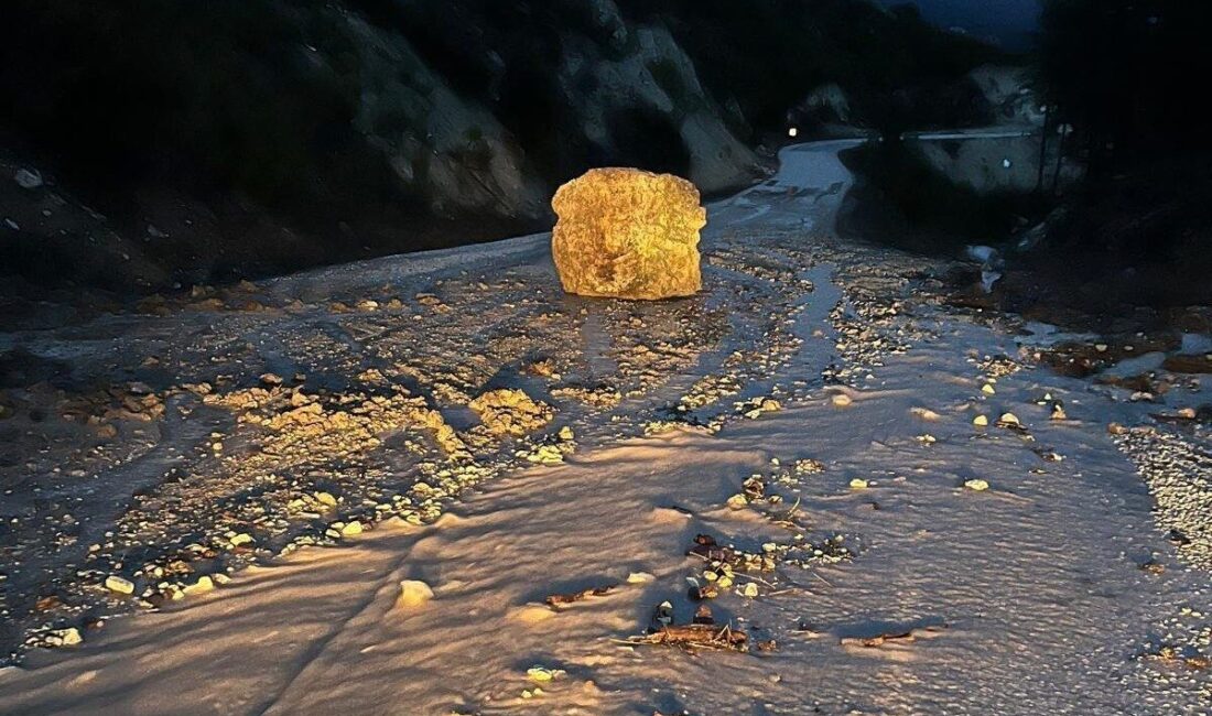 Çameli’nde etkili olan yoğun yağışların ardından meydana gelen toprak kaymaları
