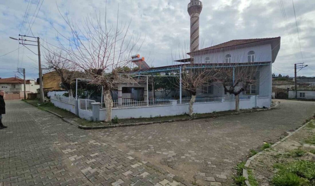 Aydın’ın Sultanhisar ilçesine bağlı Atça Mahallesi’nde bir camide yaşan ilginç