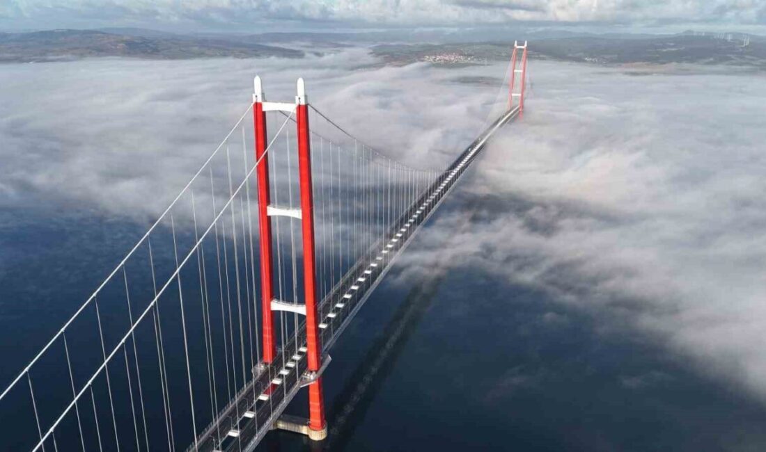 Çanakkale Boğazı etkili olan yoğun sis sebebiyle çift yönlü olarak