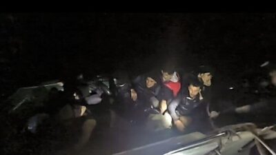 Çanakkale’nin Ayvacık ilçesi açıklarında Sahil Güvenlik Komutanlığı ekiplerince lastik bot