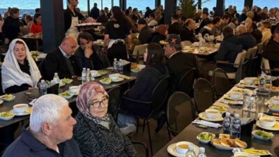 Çanakkale’nin Lapseki ilçesinde düzenlenen iftar programında şehit aileleri ve gaziler
