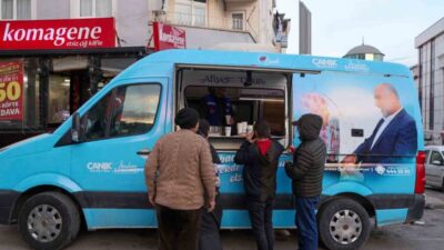 Samsun’un Canik Belediyesi, Gönül Sofrası İkram Aracı’yla gönüllere dokunuyor, öğrencilere