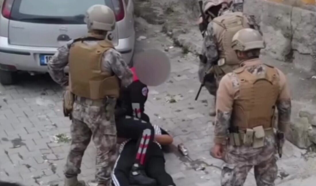 Çankırı’da jandarma ve polis ekiplerince yürütülen çalışmalar neticesinde suçlardan aranan