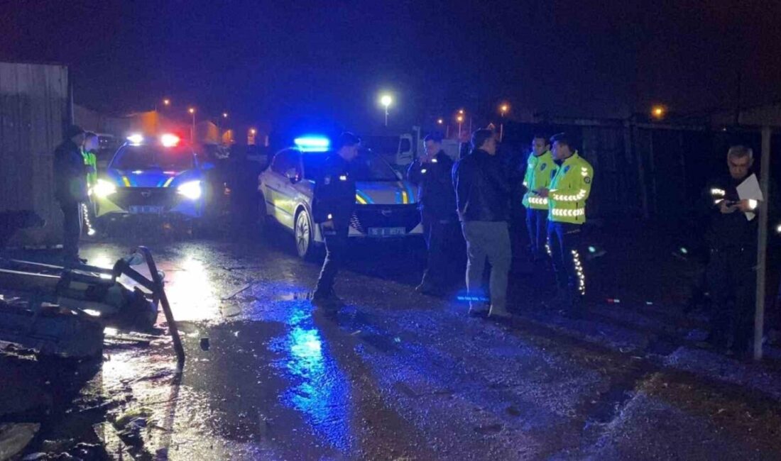 Bursa’nın İnegöl ilçesinde cipin çarptığı motosiklet sürücüsü yaralanırken, kaçan cip