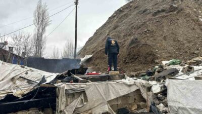 Van’ın Çatak ilçesinde toprak kayması sonucu tandır evinin çökmesiyle babaanne