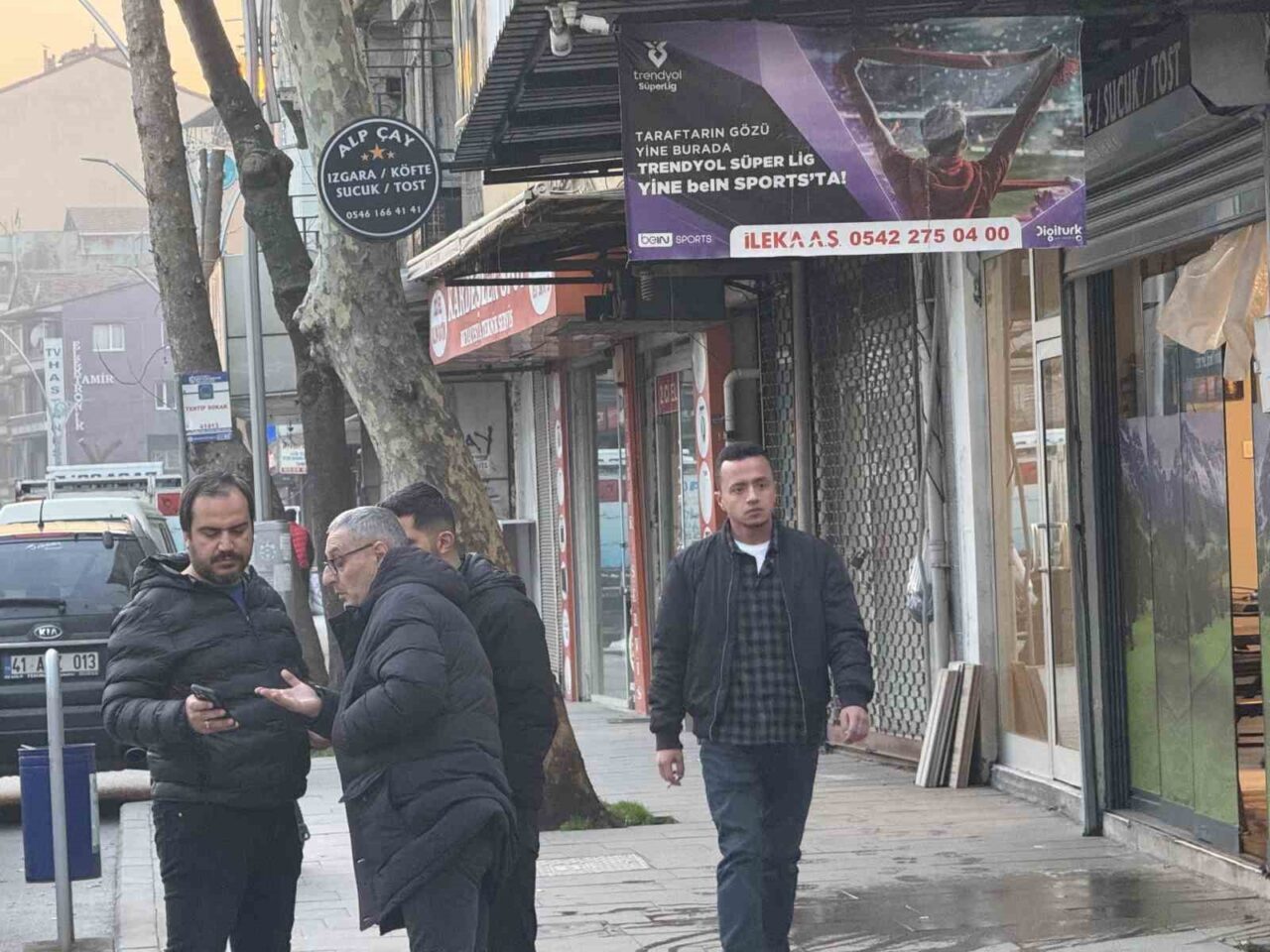 Kocaeli’nin İzmit ilçesinde çay ocağına düzenlenen pompalı tüfekli saldırıda çay