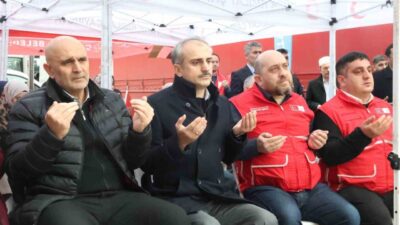 Kocaeli’nin Çayırova ilçesinde hazırlanan 2 yardım tırı, dualarla Gazze’ye uğurlandı.