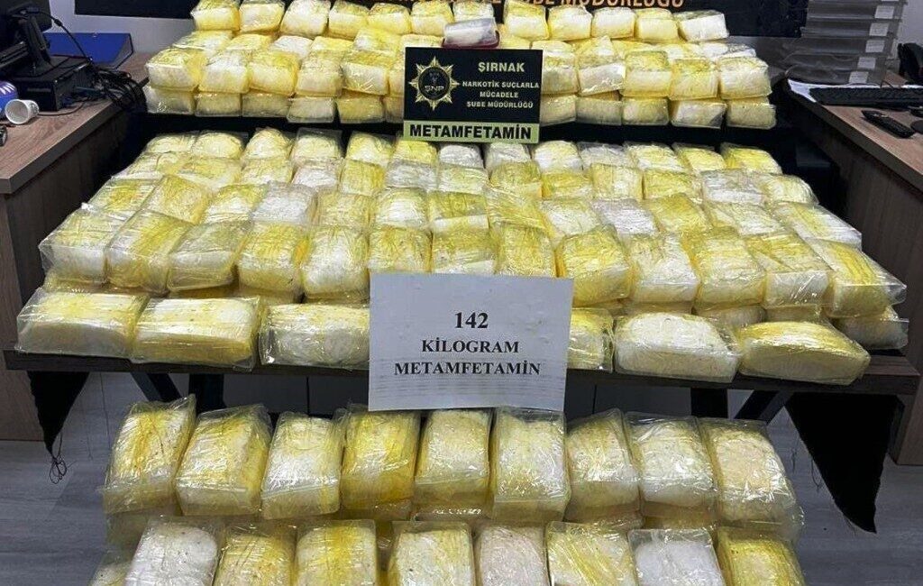 Şırnak’ın Cizre ilçesinde emniyet güçlerinin nefes kesen operasyonuyla, 142 kilogram