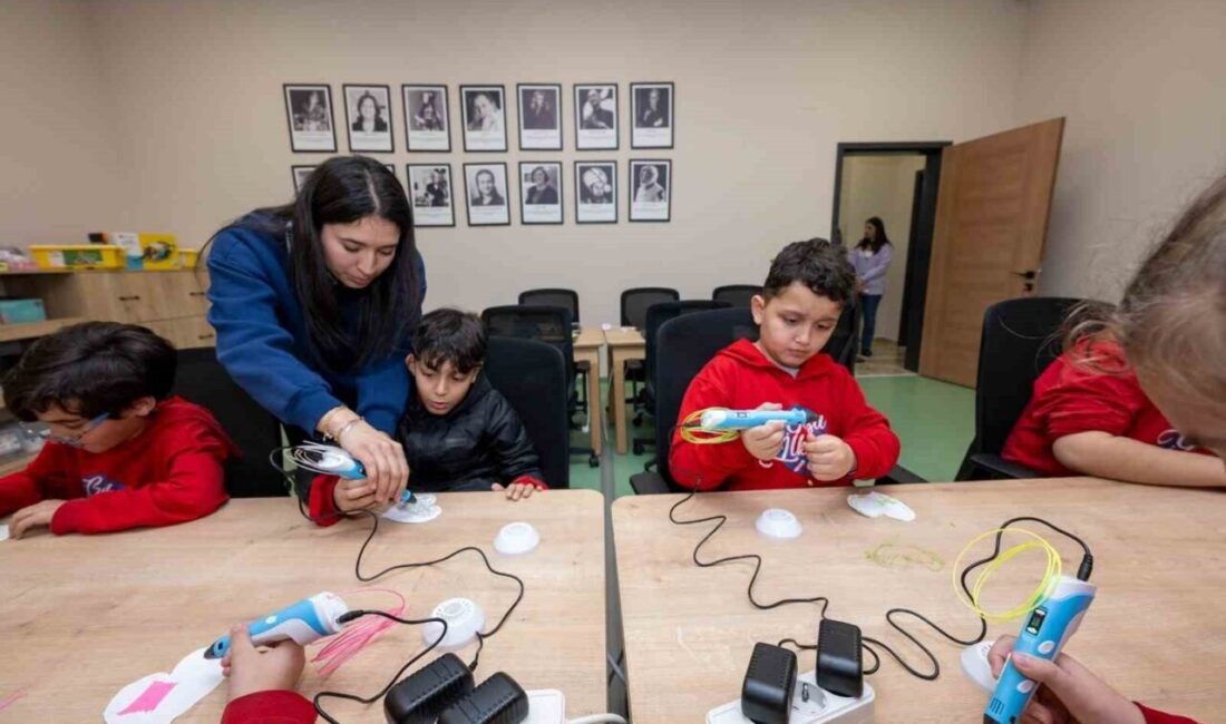 Mersin Büyükşehir Belediyesinin Silifke’de hizmete sunduğu çocuk kampüsü, ücretsiz atölyeleriyle
