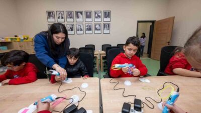 Mersin Büyükşehir Belediyesinin Silifke’de hizmete sunduğu çocuk kampüsü, ücretsiz atölyeleriyle