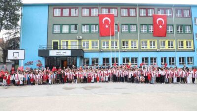 İnegölspor’un başlattığı “Bir Çocuğun Mutluluğu Dünyaya Bedel” kampanyası kapsamında Şakir