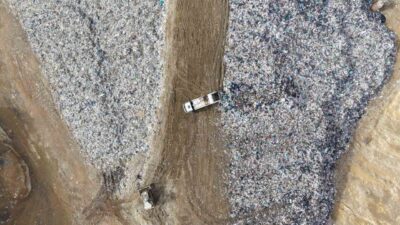 Kırıkkale’de faaliyet gösteren katı atık tesisinde evsel atıklar elektriğe dönüştürülüyor.