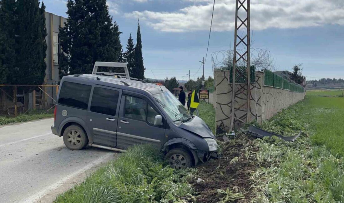 Tekirdağ Çorlu’da hafif ticari aracın elektrik direğine çarpması sonucu 1