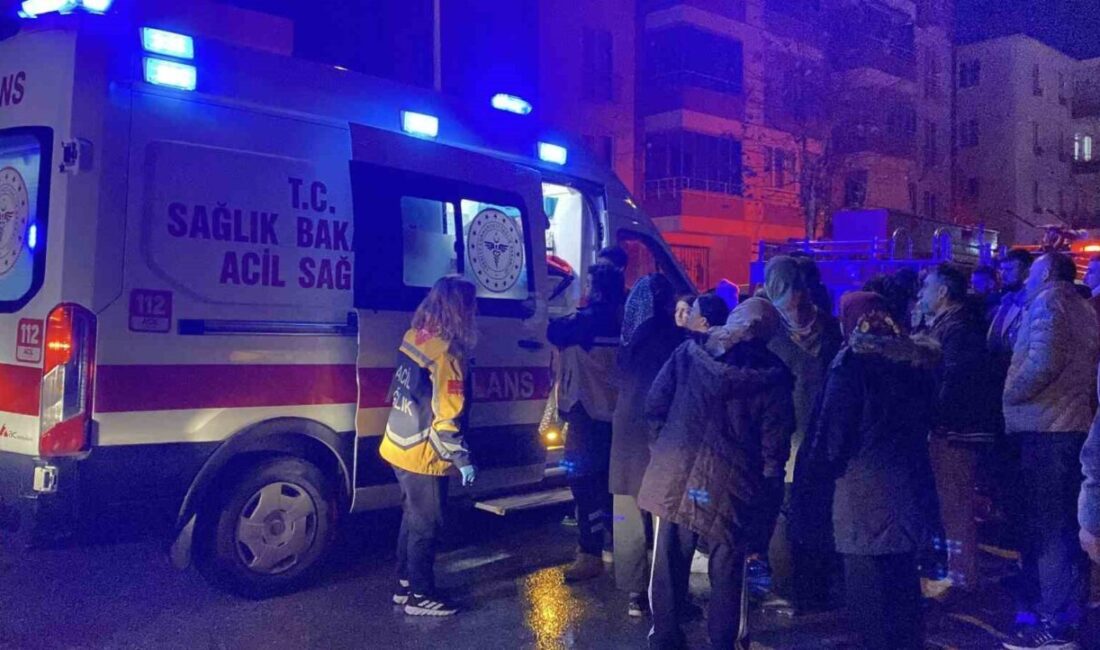 Çorum’da bir apartmanın 5. katındaki dairede çıkan yangında, dumandan etkilenen