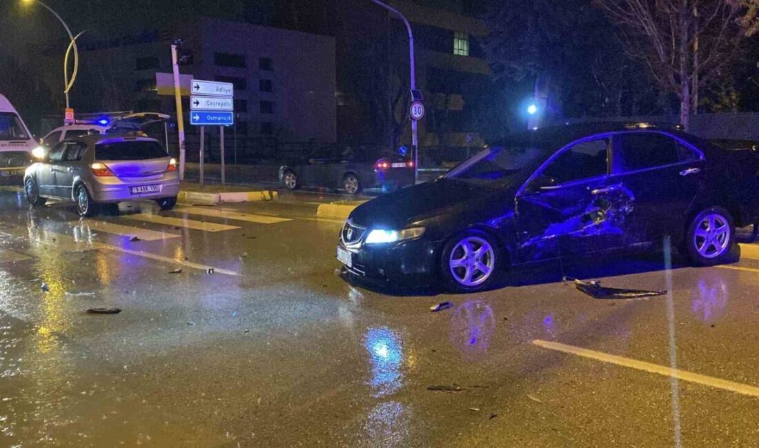 Çorum’da iki otomobilin çarpışması neticesinde meydana gelen trafik kazasında anne