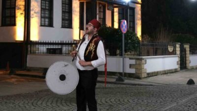Çorum’da Ramazan ayında sahur davulu geleneği, cumartesi geceleri devam ettirilecek.