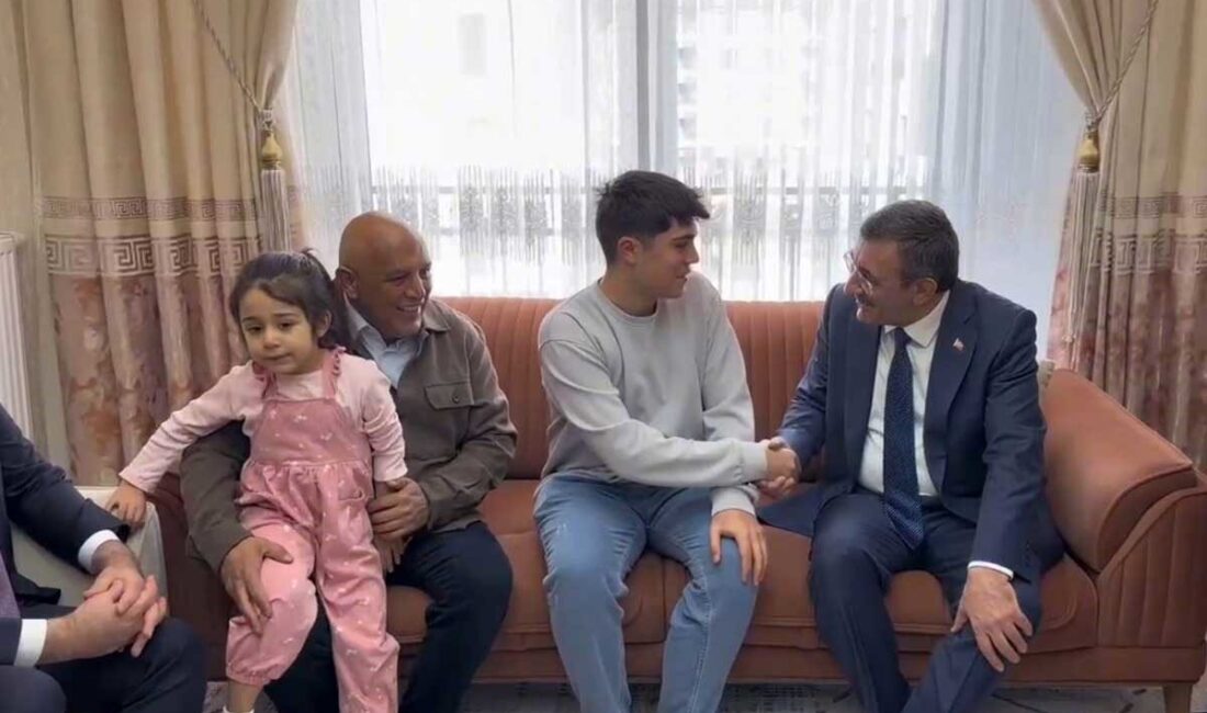 Cumhurbaşkanı Yardımcısı Cevdet Yılmaz ve beraberindeki protokol üyeleri, Gaziantep’in Nurdağı