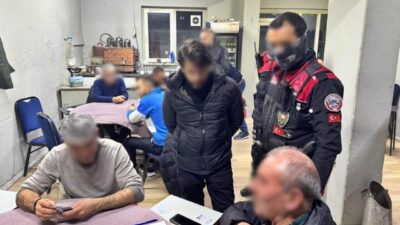 Afyonkarahisar’ın Dazkırı ilçesinde kahvehane ve eğlence mekanlarına yönelik polis tarafından