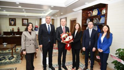 Ardahan Valisi Mehmet Fatih Çiçekli Vergi Haftası dolayısıyla Defterdar Barış