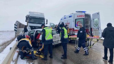 Eskişehir’deki Denizbank’ın şubesinde çalıştığı sırada trafik kazası geçiren ve ağır