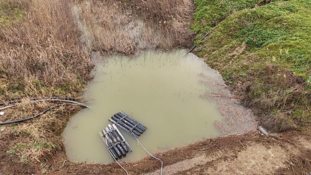 Kuraklığın etkili olduğu Tekirdağ’da, Naip Mahallesi’nden Marmara Denizi’ne boşa akan