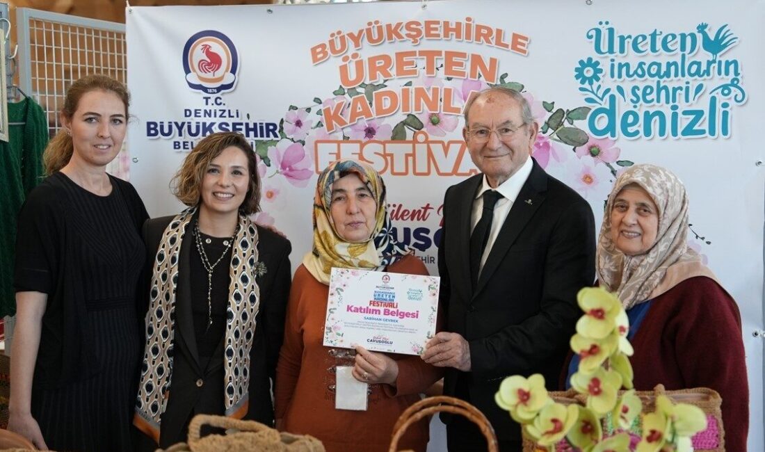 Denizli Büyükşehir Belediyesi tarafından düzenlenen “Büyükşehirle Üreten Kadınlar Festivali” atölye