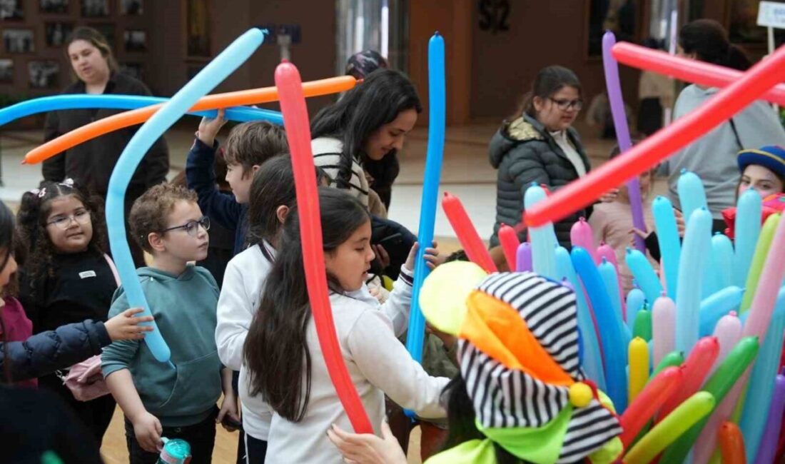 Denizli Büyükşehir Belediyesi Kongre ve Kültür Merkezi’nde düzenlenen “Büyükşehirle Üreten