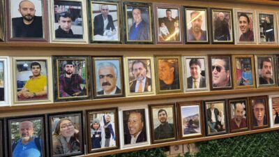 Adıyaman’da deprem şehitlerinin fotoğrafları 3 yıldır bir çay ocağının duvarında