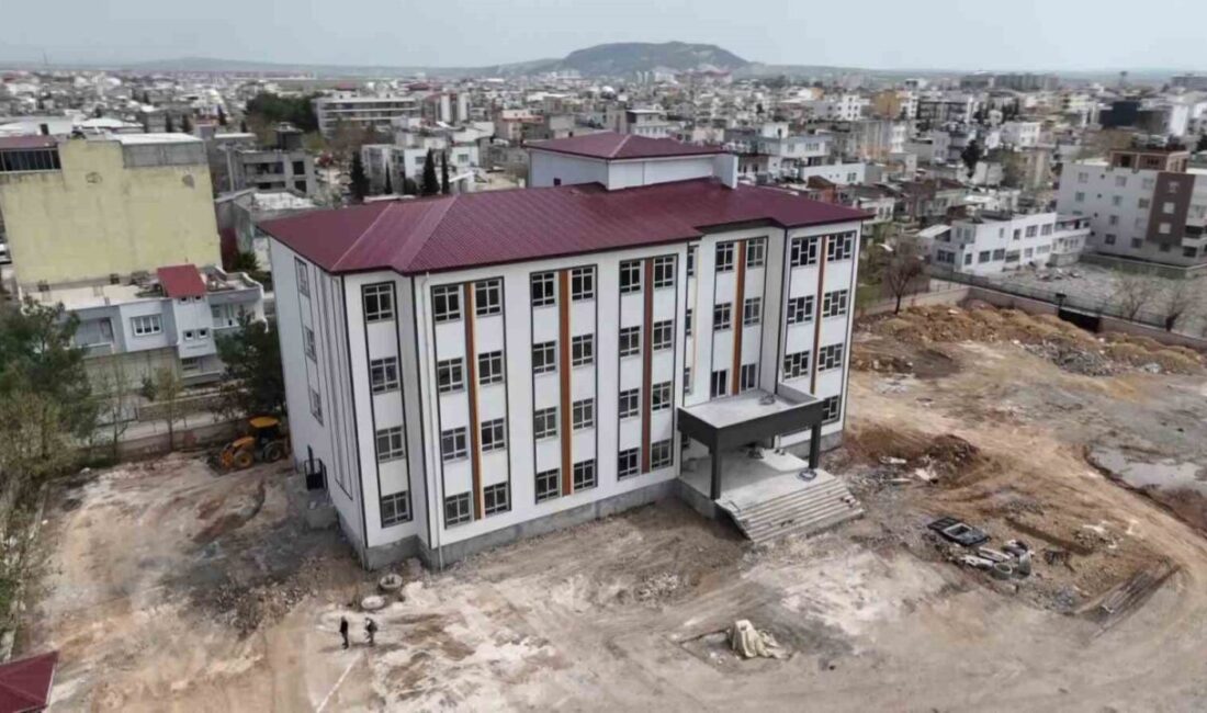 Kahramanmaraş merkezli depremlerin ardından Adıyaman’da yürütülen yeni okul yapımları ve